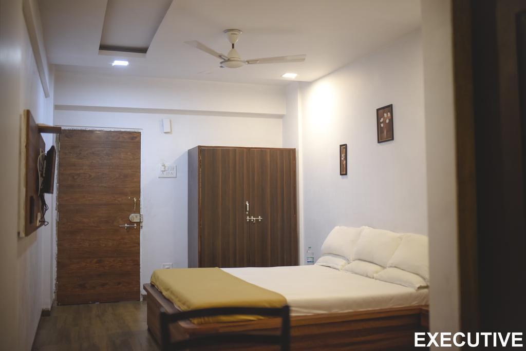 White House Beach Resort Nagaon  Eksteriør bilde