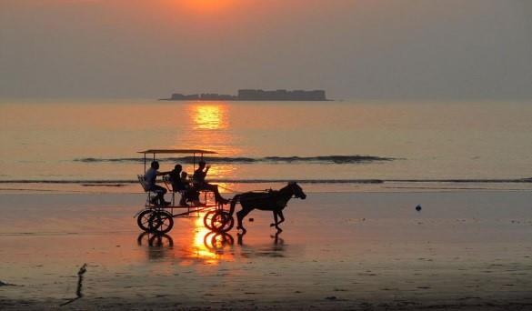 White House Beach Resort Nagaon  Eksteriør bilde